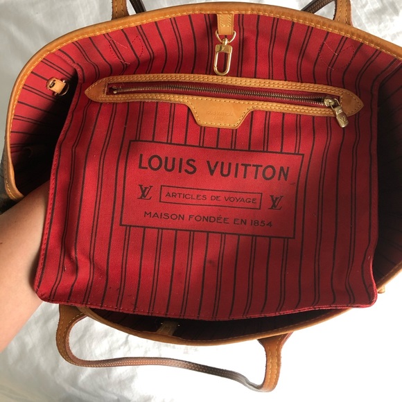 Louis Vuitton Neverfull MM Bag & Clutch - Picture 8 of 12